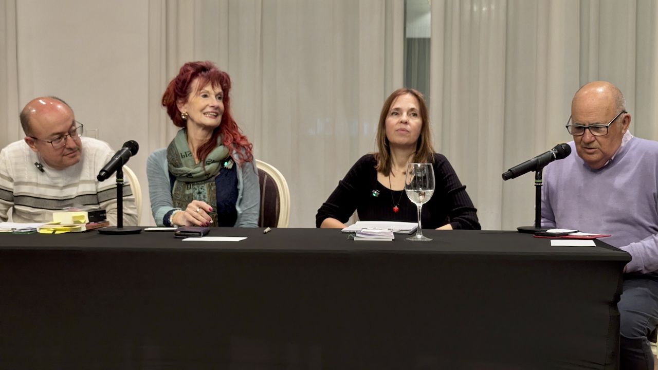 Segunda Jornada del II Ciclo de Poesía en el Círculo – Poemas a media tarde - 9 de noviembre de 2025 1 2025 11 09 POEMAS A MEDIA TARDE 3 de 17