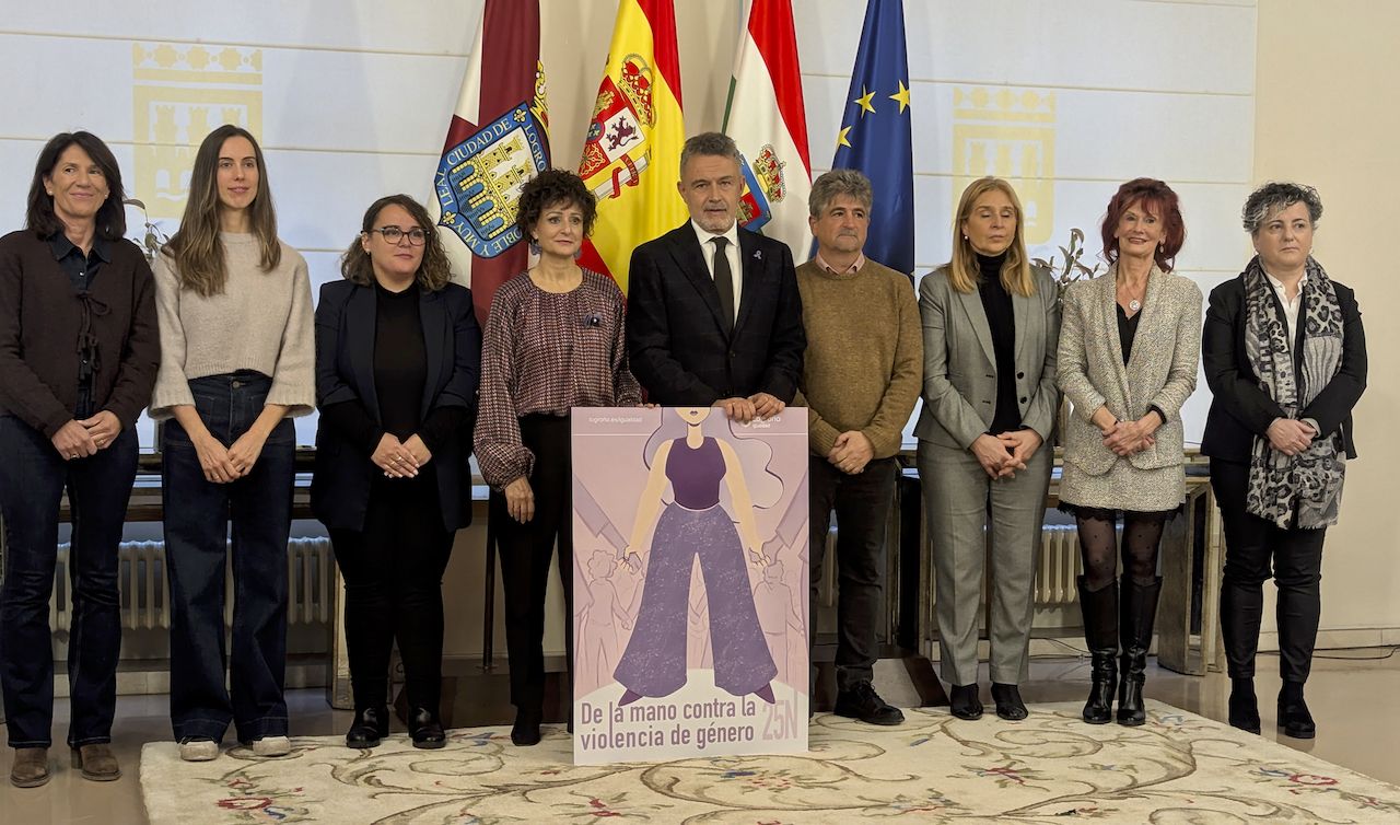 La Asociación Riojana de Escritores se adhiere al Protocolo de Duelo de Logroño: "De la mano contra la violencia de género" 2 Firma protocolo